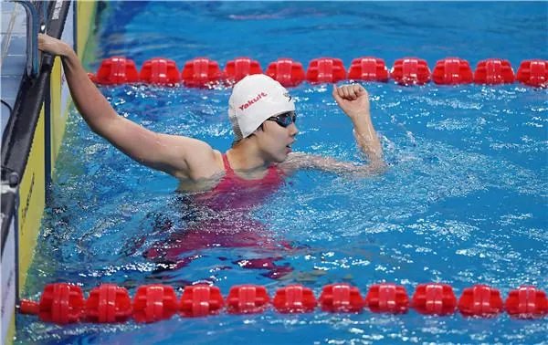 我国破三个世界记录的游泳员，你知道是哪一位吗？