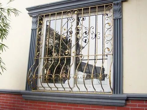 防盗窗到底怎么装才最安全？老师傅一句话我就后悔了