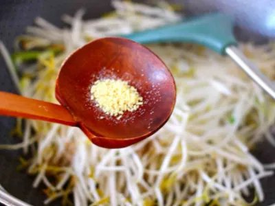 绿豆芽怎么炒好吃？