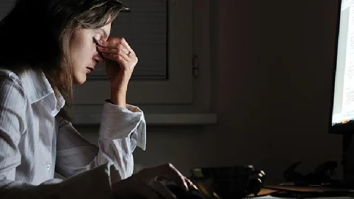 慢性鼻炎的症状表现都有哪些