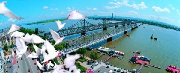 鸭绿江的“绿”为什么念 LU?