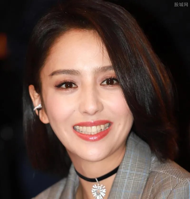 佟丽娅离婚了吗？ 迟迟不回应离婚传言背后的隐情