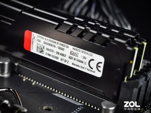 金士顿内存评测：3733MHz的骇客神条来袭