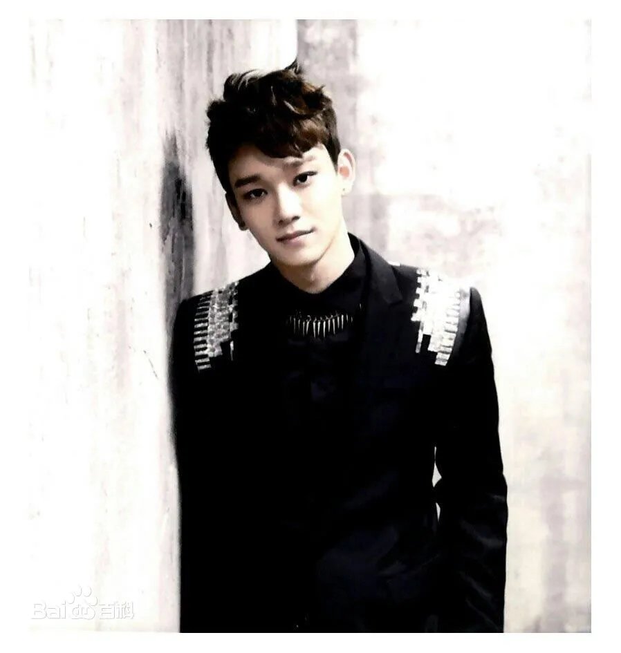 谁有EXO-M的成员的照片名字简介。 。要分开的照片和名字，，我分不清。。