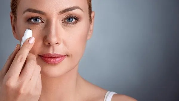 眼皮浮肿是什么原因