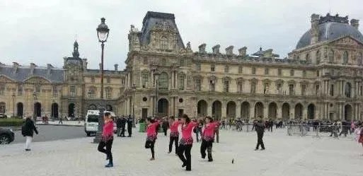 泰国烧尸房也整得跟庙一样，怎样才能区分？