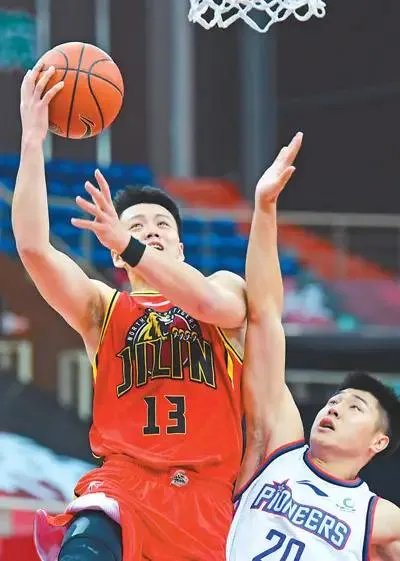 姜宇星和姜伟泽谁更有成为巨星的潜质?谁能先进国家队?