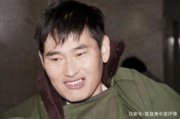 朱之文被村民“吸血”10年，家里门还总被踹开，他为何不搬家？