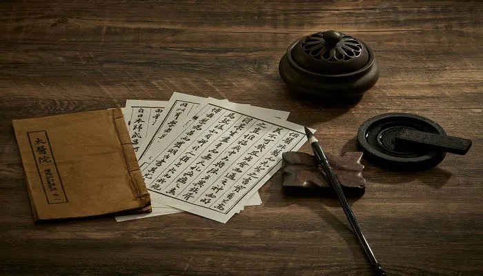 温酒斩华雄是什么意思