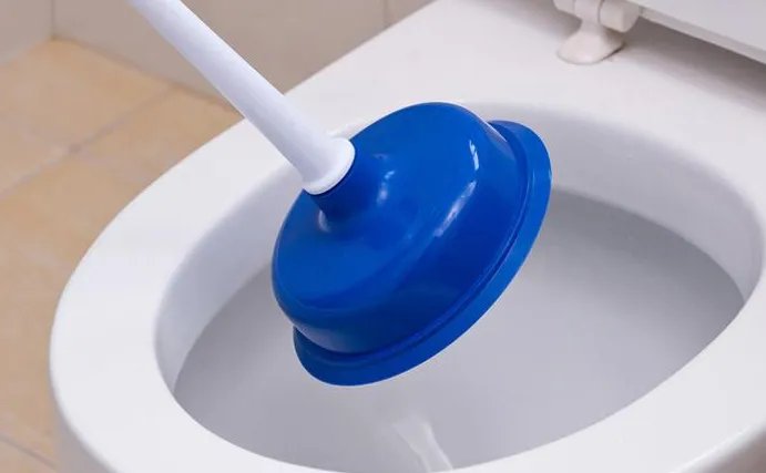厕所堵了怎么办疏通马桶有妙招