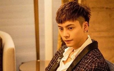 “陈伟霆是住在了滑雪场吗”，多次与网友偶遇并合照，滑雪有哪些注意事项？