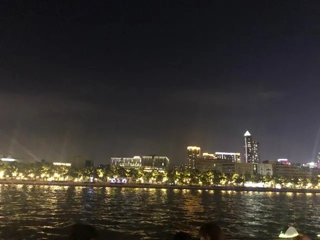 珠江夜游好玩吗