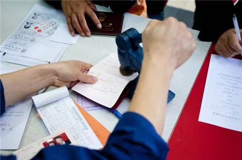 怎么领结婚证 领结婚证时间