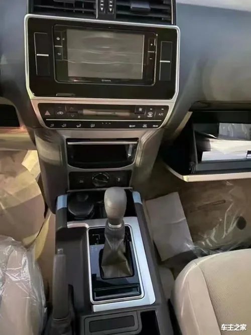 2022款霸道车型大揭秘：价格惊人，外观更惊艳！