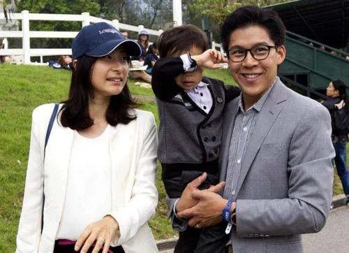 郭晶晶座驾曝光，嫁给霍启刚后车库首公开，为什么王思聪看了都自叹不如呢？