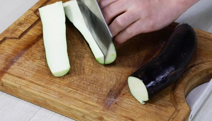 红烧茄子土豆的做法 家常红烧茄子土豆怎么做