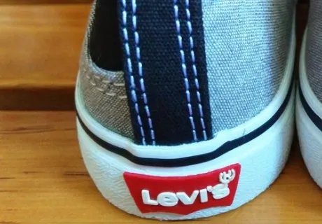 李维斯属于什么档次