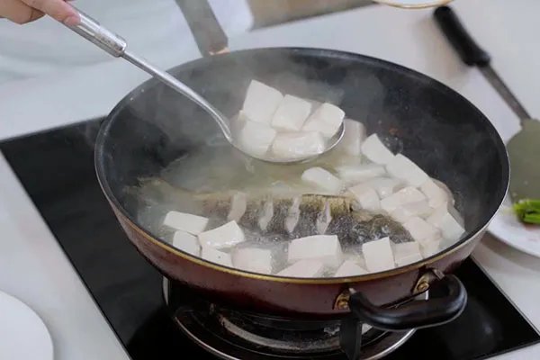 鲫鱼汤的做法 鲫鱼汤怎么做好吃