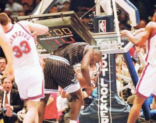 在NBA中，扣碎篮板谁最强？