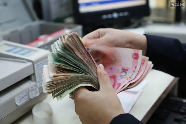 最挣钱没人干的行业 这几个行业月收入过万