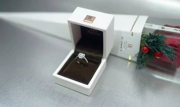 一个dr钻戒大概多少钱 dr钻戒一般都在什么价位呢