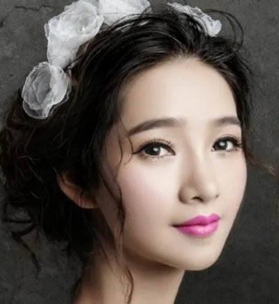 晚礼发型:盘点九款唯美新娘晚礼发型