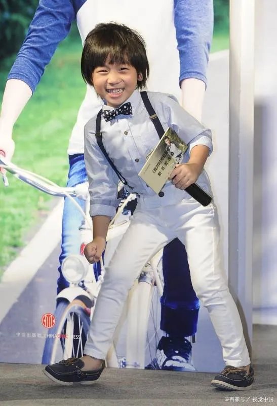 林志颖儿子Kimi，时隔7年再上综艺，颜值变化令人意外，他长成啥样？