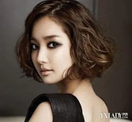 2018短发烫发中发型图片