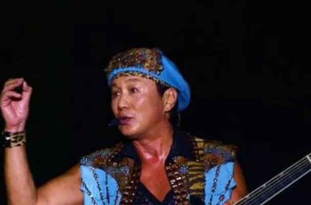 许冠杰十大经典歌曲排行榜：《半斤八两》上榜，第一百听不腻