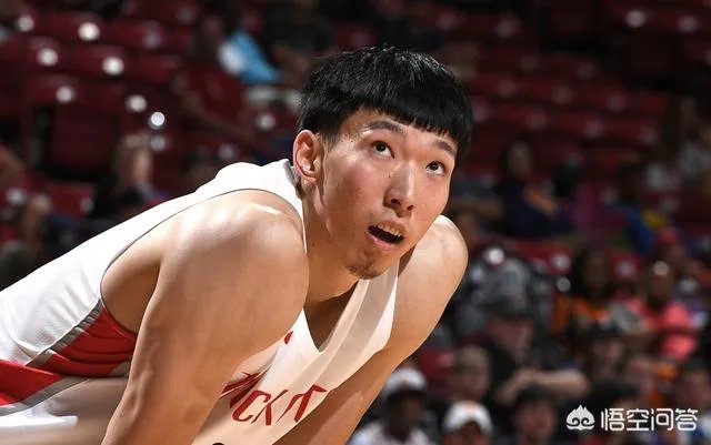 周琦被火箭队裁员，回CBA和留NBA，哪种选择更利于周琦篮球生涯发展？