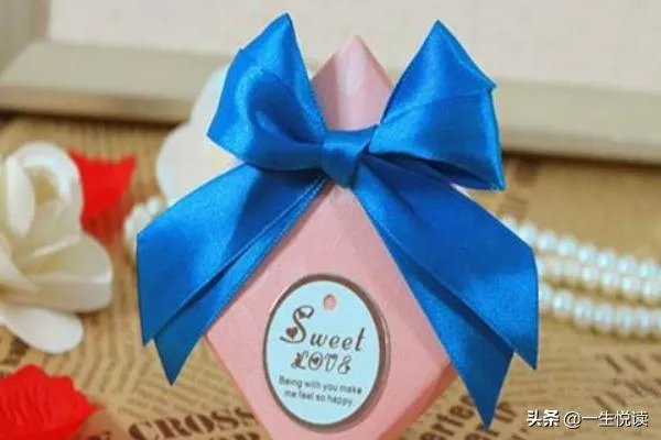 双蝴蝶结的系法图解？