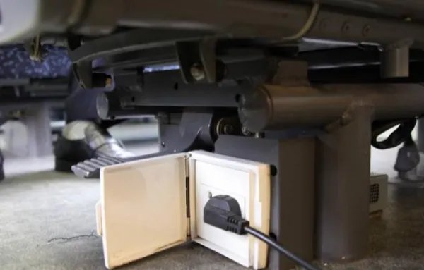 crh1b和谐号充电接口