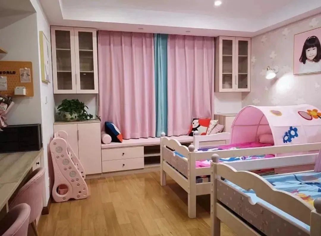 双人床的儿童房相比上下铺，哪个更好？