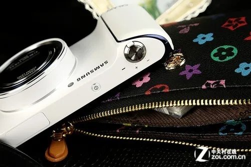 完美与安卓融合 三星Galaxy Camera评测