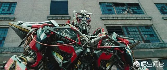 擎天柱的师傅御天敌和威震天的师傅堕落金刚谁比较厉害？