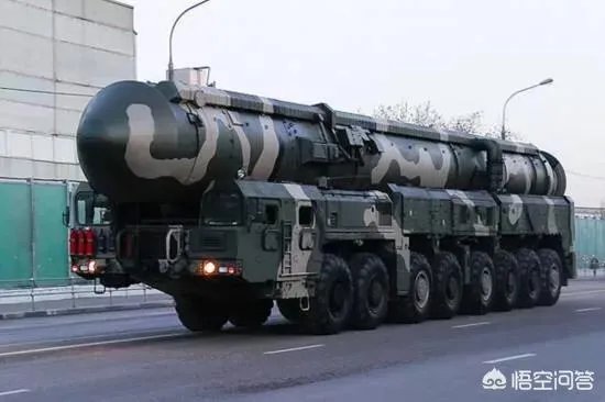 俄罗斯导弹和核弹与美国有差距吗，差距在哪？