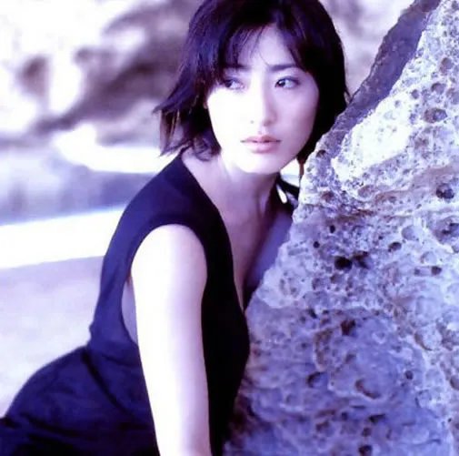 杨思敏资料简介写真图片:神乃麻美90年代亚洲最美第一胸