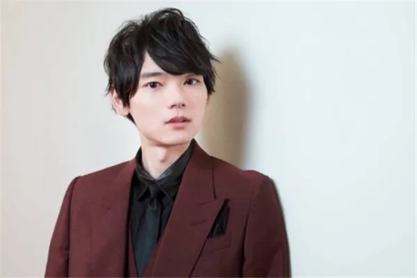 10大日本高颜值男明星：小栗旬上榜，木村拓哉第一