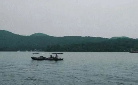 描写西湖的古诗句