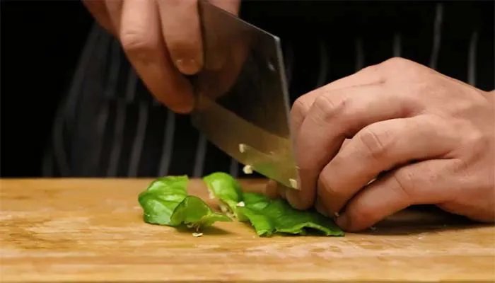 地锅鸡的做法 正宗的地锅鸡怎么做