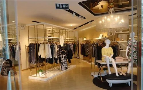 小型服装店装修效果图女装  彰显女装店铺独特魅力