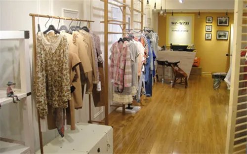 小型服装店装修效果图女装  彰显女装店铺独特魅力