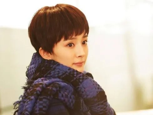 杨幂的短发是什么样子的？杨幂为什么从来不剪短发？