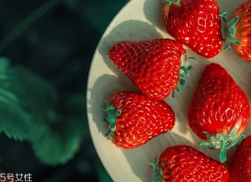 士多啤梨是什么水果？士多啤梨的功效