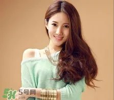 甜美卷发图片_甜美卷发中长发图片