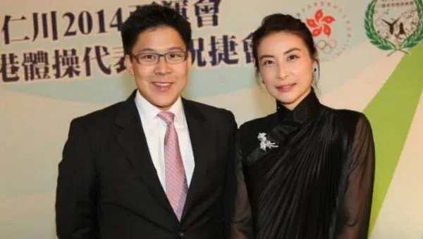 郭晶晶座驾曝光，嫁给霍启刚后车库首公开，为什么王思聪看了都自叹不如呢？