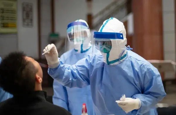 河南有4名阳性人员隐瞒流调被立案侦查，他们的行为触犯了什么法律？