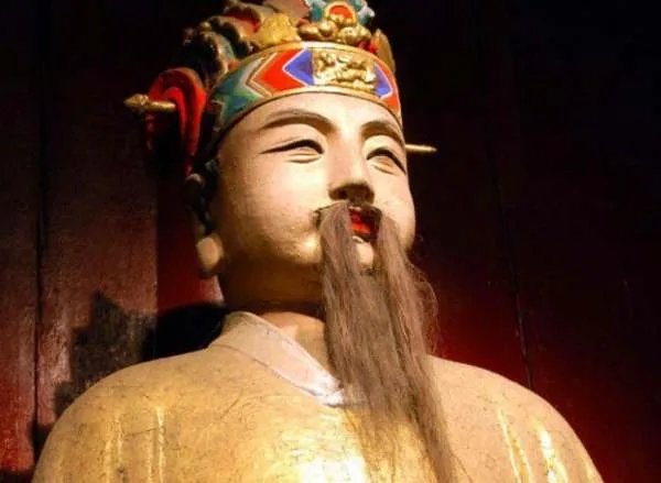 诸葛亮的儿子叫什么名字?