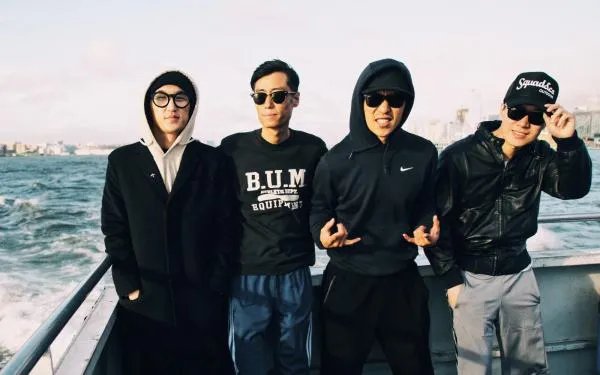 夜空中最亮的星歌词