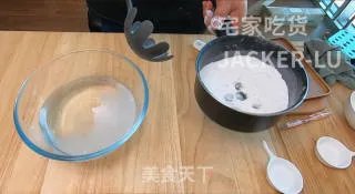 第一次尝试自制滚元宵，抹茶巧克力馅，简单又美味！